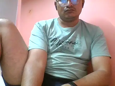 Snapshot of naughtymike0007 chatting on September 30, 2025, 6:14 pm naughtymike0007 online show from September 30, 2025, 6:14 pm