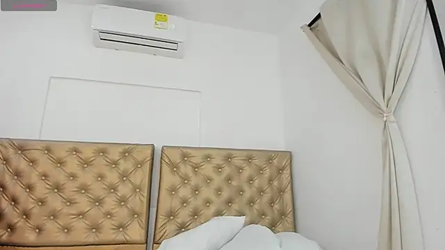 Snapshot of Alessiiaa_ chatting on November 4, 2025, 7:50 pm Alessiiaa online show from November 4, 2025, 7:50 pm