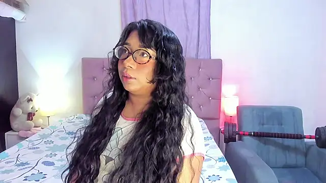 Latinabombsheell online show from June 29, 2026, 5:36 am