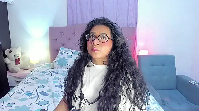 Latinabombsheell online show from August 1, 2026, 6:22 am