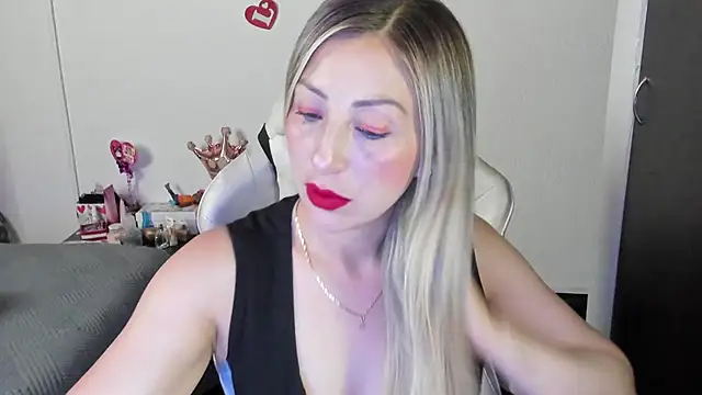 Andreina Suann online show from November 18, 2025, 10:51 am