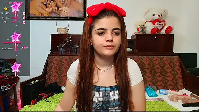 Snapshot of Anasunshine12 chatting on October 21, 2025, 12:21 am Anasunshine12 online show from October 21, 2025, 12:21 am