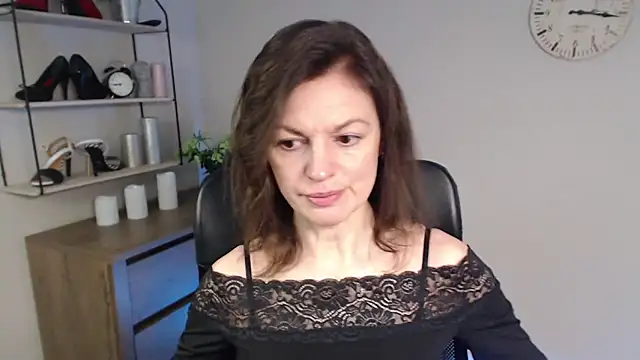 VivianWILD online show from February 6, 2025, 6:51 am