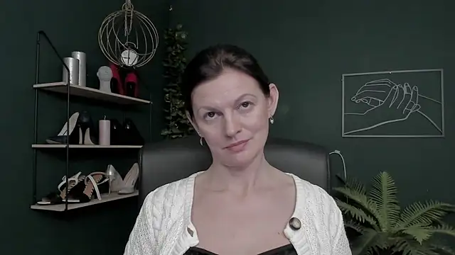 VivianWILD online show from December 18, 2025, 7:07 pm