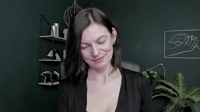 VivianWILD online show from March 10, 2026, 7:01 am