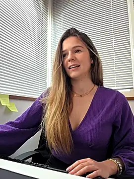 lucie mehott online show from February 17, 2026, 10:01 am