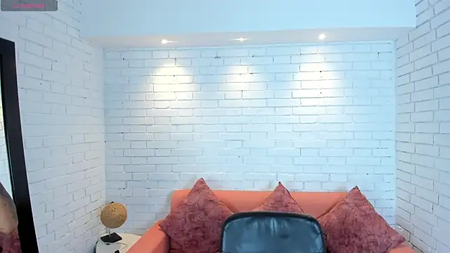 Snapshot of saracorraless chatting on October 7, 2025, 10:49 am saracorraless online show from October 7, 2025, 10:49 am