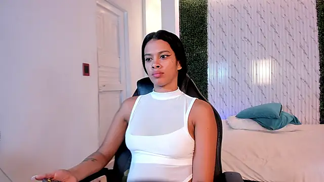 Snapshot of saracorraless chatting on October 24, 2025, 7:46 pm saracorraless online show from October 24, 2025, 7:46 pm