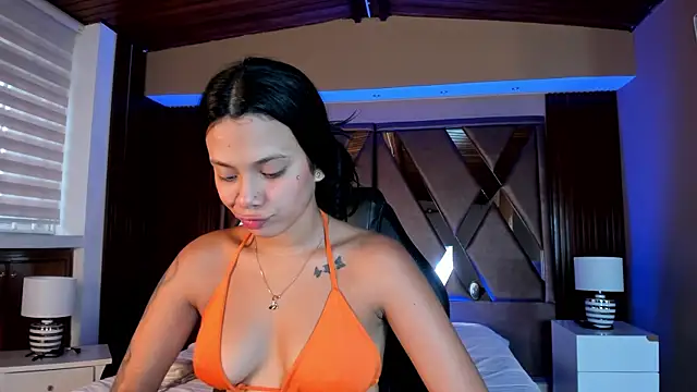 saracorraless online show from February 21, 2025, 10:37 pm