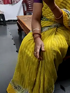 Januhot18 online show from February 17, 2025, 10:49 pm