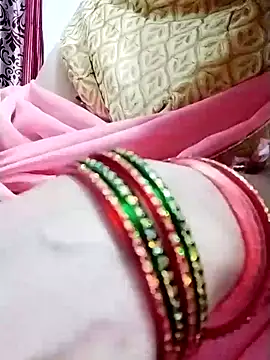 Januhot18 online show from January 24, 2025, 5:53 pm