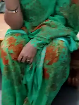 Januhot18 online show from January 6, 2025, 4:34 pm
