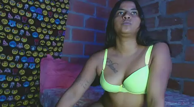 Giselabrunette25 online show from December 22, 2024, 3:44 pm