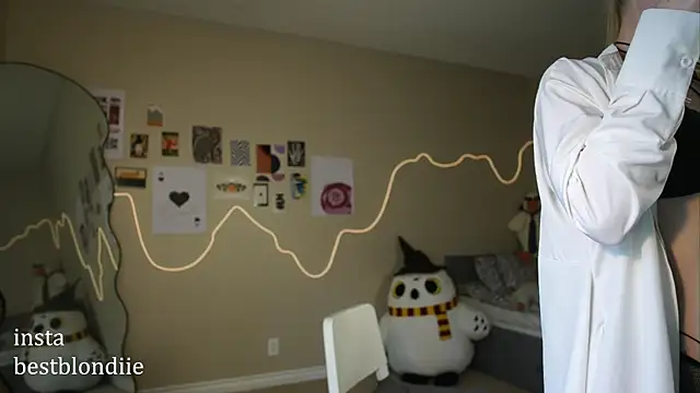 bestblonde online show from March 22, 2025, 7:53 pm