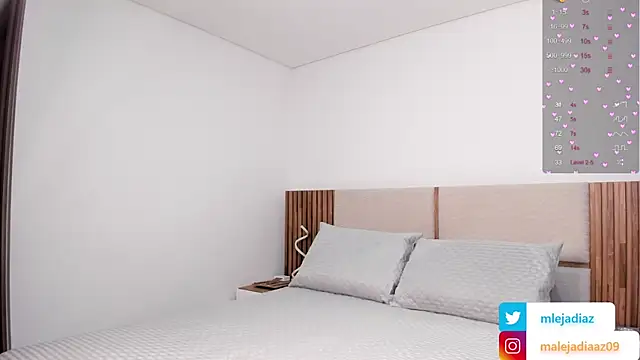 Snapshot of MalejaDiaz_ chatting on September 11, 2025, 10:10 pm MalejaDiaz online show from September 11, 2025, 10:10 pm