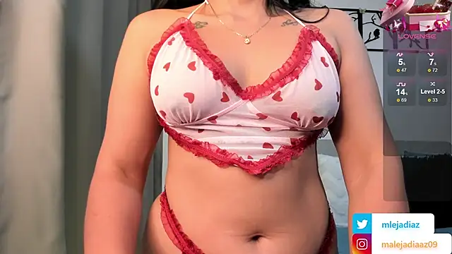 Snapshot of MalejaDiaz_ chatting on February 17, 2025, 9:00 pm MalejaDiaz online show from February 17, 2025, 9:00 pm