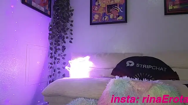 Snapshot of yummyrina chatting on October 9, 2025, 11:22 am yummyrina online show from October 9, 2025, 11:22 am