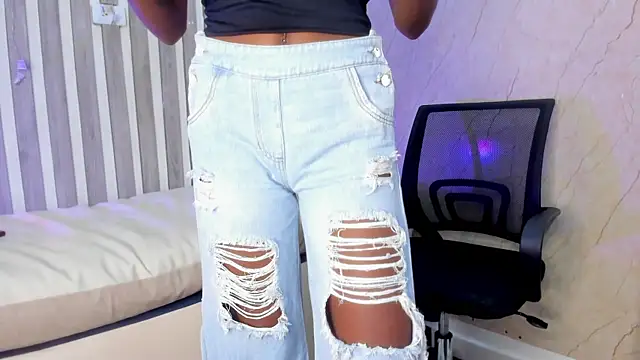 Hilary-banks online show from February 15, 2025, 10:52 pm