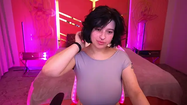 Miki Kivi online show from February 2, 2025, 8:41 pm