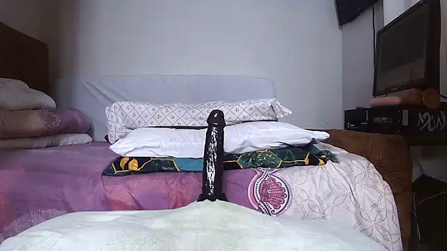 shoshortyy online show from March 29, 2026, 7:43 am