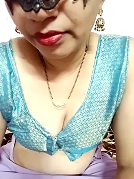 Snapshot of Hotanita99 chatting on October 9, 2025, 5:24 pm Hotanita99 online show from October 9, 2025, 5:24 pm