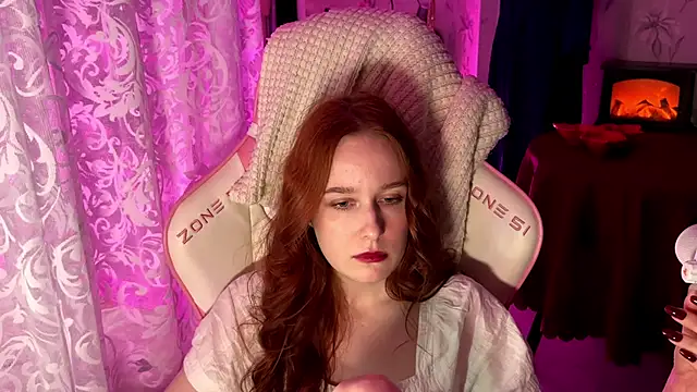 Snapshot of pearl_princess_ chatting on October 7, 2025, 12:39 pm pearl princess online show from October 7, 2025, 12:39 pm