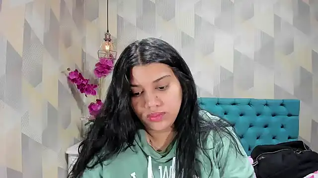 Snapshot of LindaBreeS chatting on September 28, 2025, 2:02 pm LindaBreeS online show from September 28, 2025, 2:02 pm