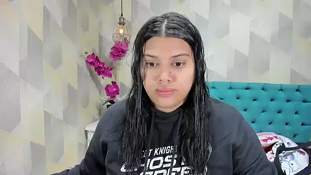 Snapshot of LindaBreeS chatting on October 1, 2025, 3:16 pm LindaBreeS online show from October 1, 2025, 3:16 pm