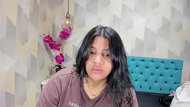 Snapshot of LindaBreeS chatting on September 29, 2025, 2:23 pm LindaBreeS online show from September 29, 2025, 2:23 pm