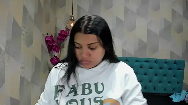 Snapshot of LindaBreeS chatting on October 2, 2025, 1:25 pm LindaBreeS online show from October 2, 2025, 1:25 pm