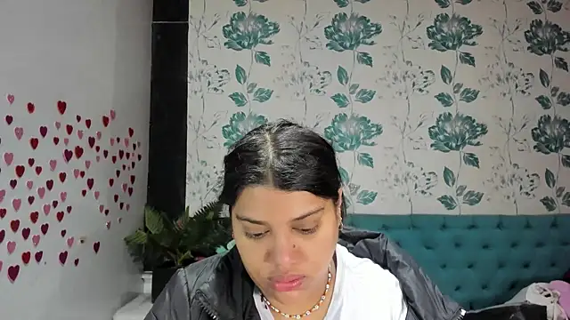 LindaBreeS online show from March 9, 2025, 2:21 pm