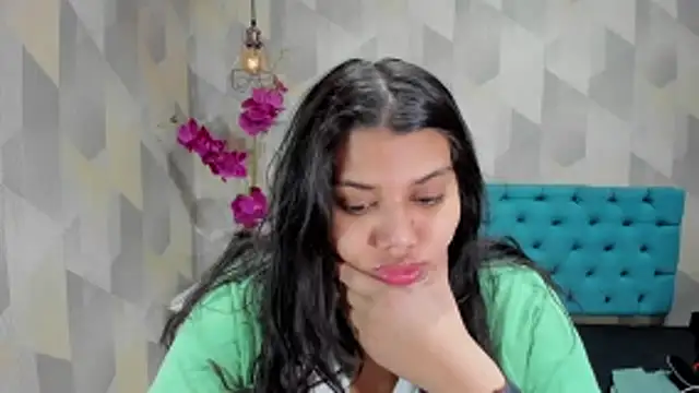 Snapshot of LindaBreeS chatting on October 24, 2025, 3:11 pm LindaBreeS online show from October 24, 2025, 3:11 pm