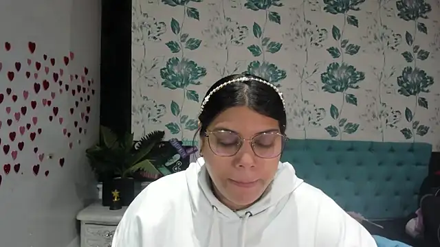 LindaBreeS online show from February 28, 2025, 2:09 pm