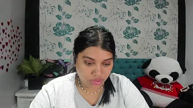 LindaBreeS online show from February 20, 2025, 6:46 pm