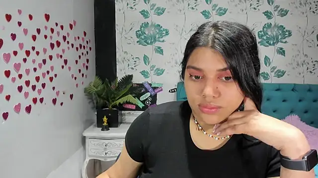 LindaBreeS online show from March 3, 2025, 8:32 pm