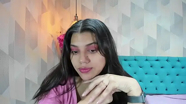 LindaBreeS online show from June 15, 2026, 11:21 am