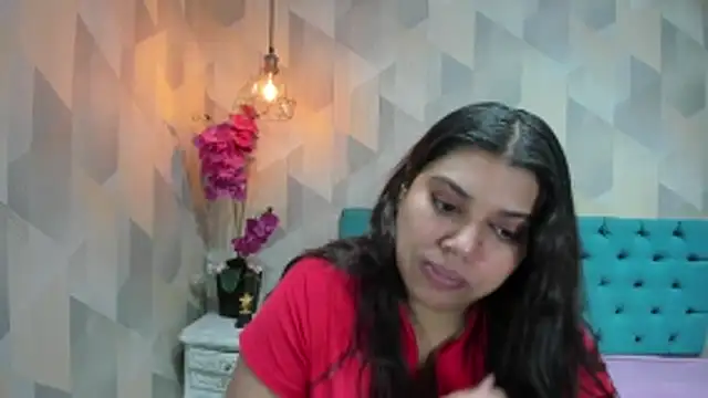 LindaBreeS online show from June 12, 2026, 2:26 pm