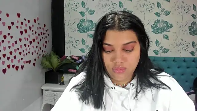 LindaBreeS online show from February 21, 2025, 1:55 pm
