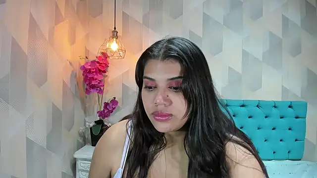 LindaBreeS online show from June 13, 2026, 3:48 am