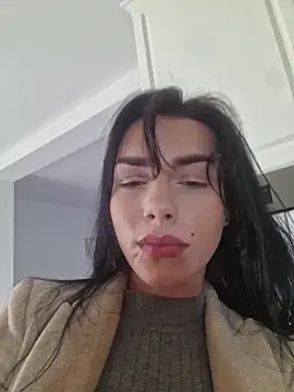 Snapshot of JolieLizz chatting on November 4, 2025, 12:20 pm JolieLizz online show from November 4, 2025, 12:20 pm