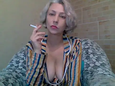 Lorie Carrie online show from October 9, 2025, 8:48 am