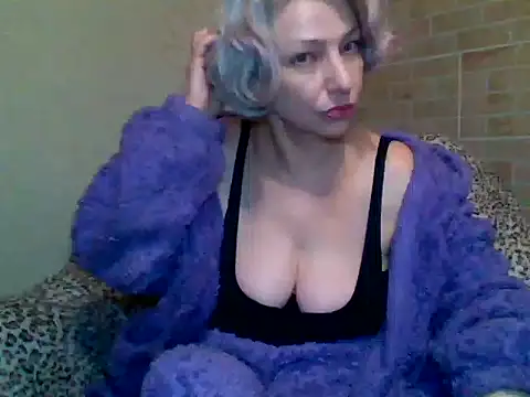 Lorie Carrie online show from February 10, 2025, 5:19 pm