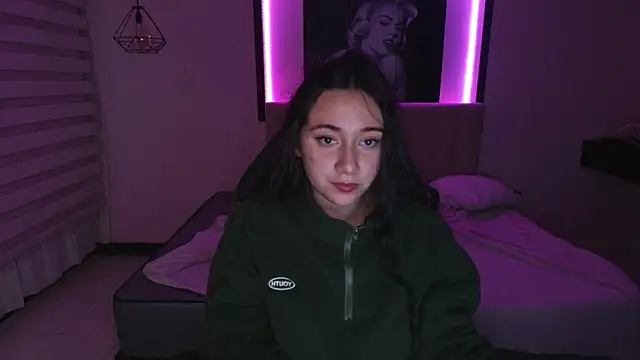 Andrea Ramos online show from February 11, 2025, 6:51 am