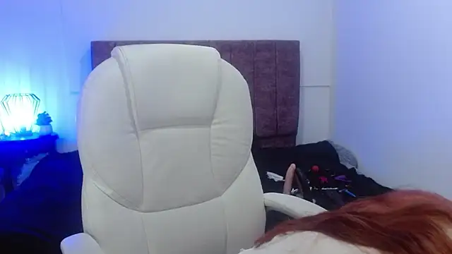 elena detroya online show from March 4, 2025, 12:33 pm