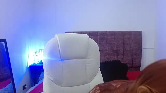 elena detroya online show from March 10, 2025, 12:49 pm