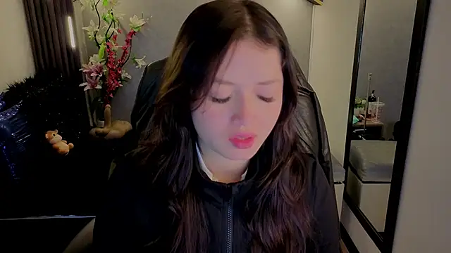 Snapshot of almma_shy chatting on October 2, 2025, 1:25 pm almma shy online show from October 2, 2025, 1:25 pm