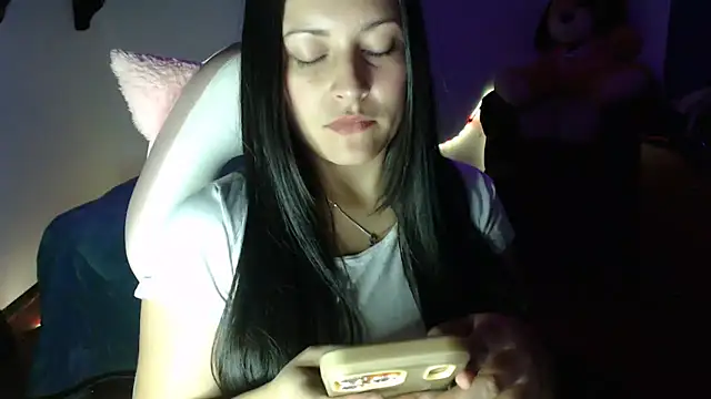 Allisonnlopez online show from June 4, 2026, 12:59 am