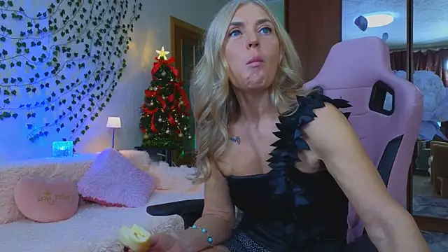 Snapshot of amelia_blondy chatting on December 20, 2025, 11:24 am amelia blondy online show from December 20, 2025, 11:24 am