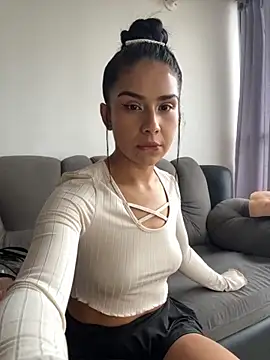 Nikothyna online show from November 14, 2025, 3:26 pm