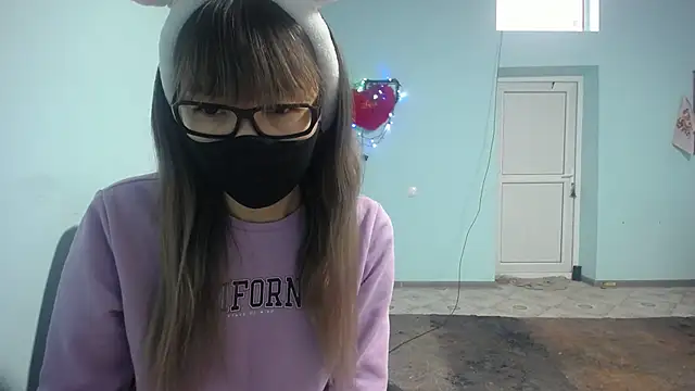 Snapshot of elllaaxx chatting on February 16, 2025, 3:37 am elllaaxx online show from February 16, 2025, 3:37 am